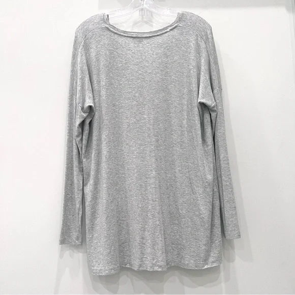 VINCE Luxe soft stretchy V neck - Picture 6 of 6